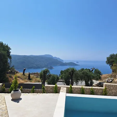 Amarilia Private Lákones