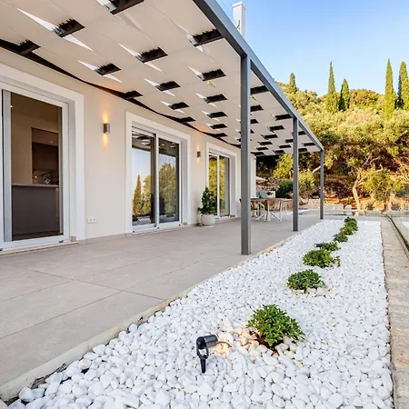 Amarilia Private Villa