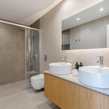 Amarilia Private * Lákones