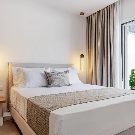 Amarilia Private * Lákones