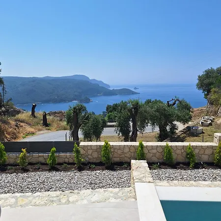 וילה Amarilia Private Lákones