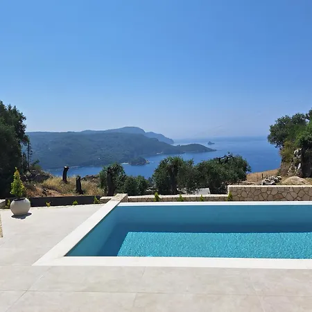 Amarilia Private * Lákones